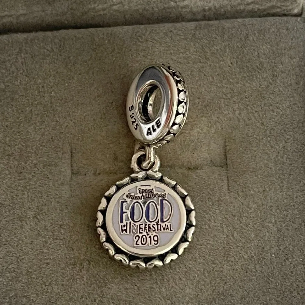 Pandora Disney Passholder Minnie Exclusive Charm - Picture 2 of 4